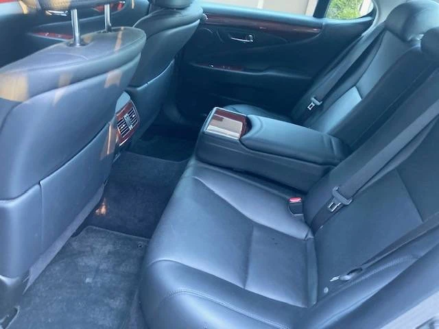 2010 Lexus LS 4th Gen - Image 9 of 12