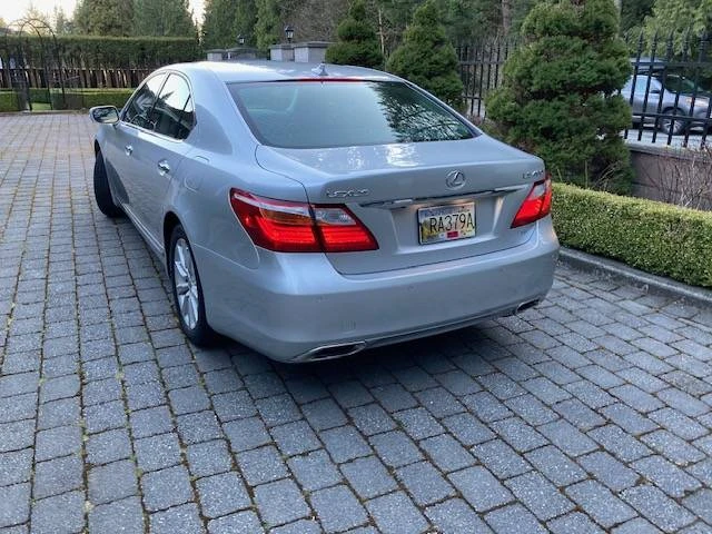 2010 Lexus LS 4th Gen - Image 5 of 12