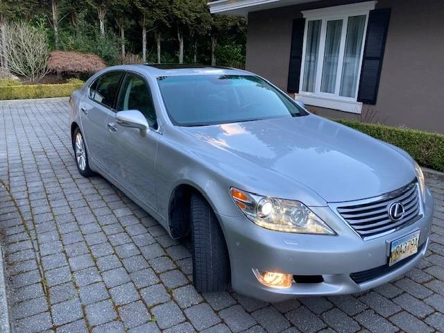 2010 Lexus LS 4th Gen - Image 4 of 12