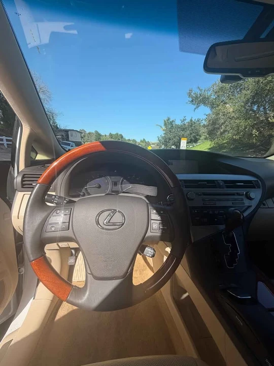 2011 Lexus RX 3rd Gen - Image 9 of 10