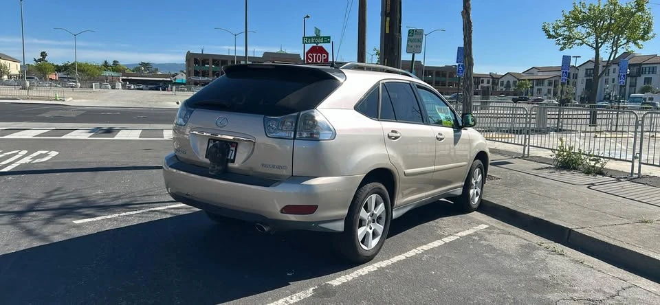 2007 Lexus RX 2nd Gen - Image 4 of 9