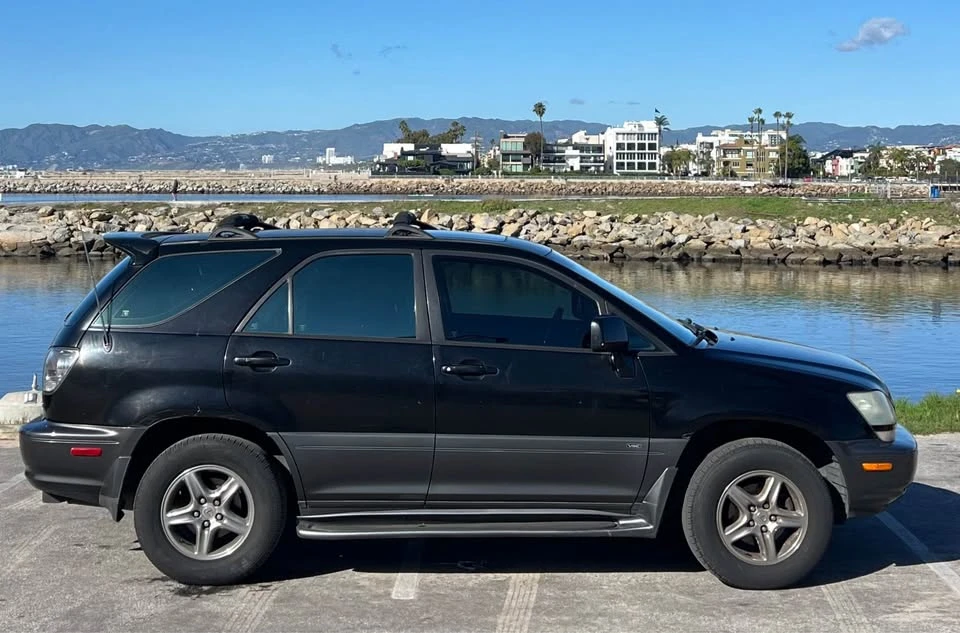 2001 Lexus RX 1st Gen - Image 2 of 10