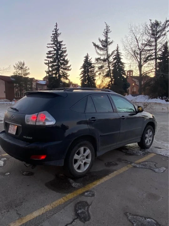 2004 Lexus RX 2nd Gen - Image 5 of 10