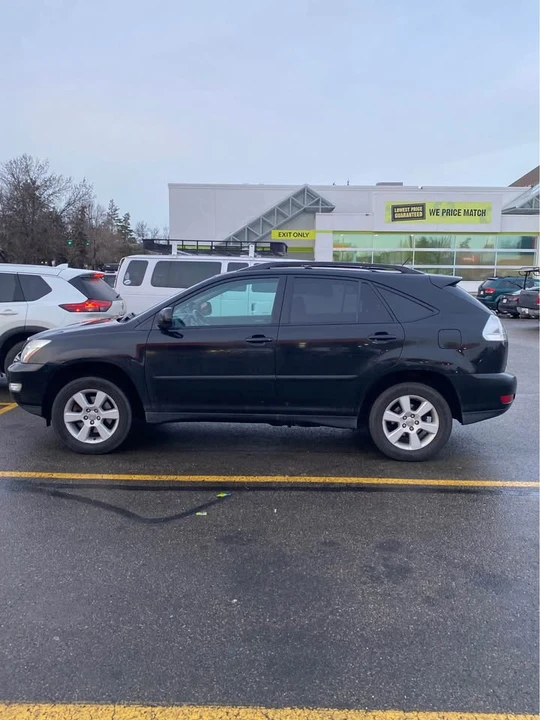 2004 Lexus RX 2nd Gen - Image 2 of 10