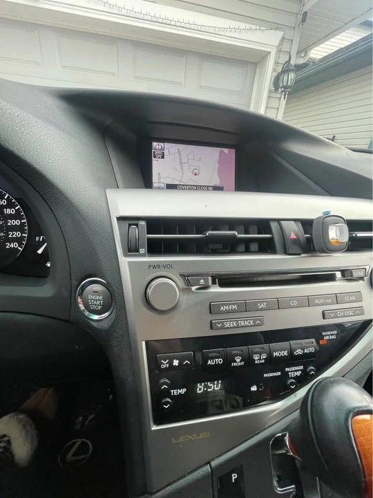 2010 Lexus RX 3rd Gen - Image 8 of 10