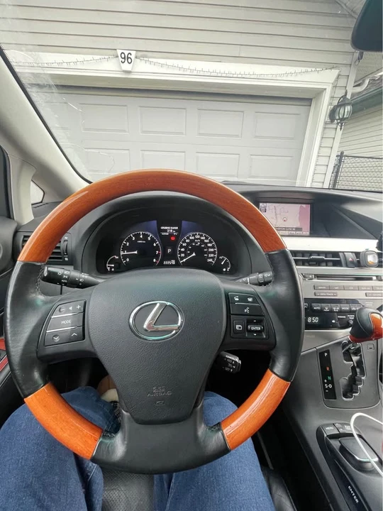 2010 Lexus RX 3rd Gen - Image 5 of 10