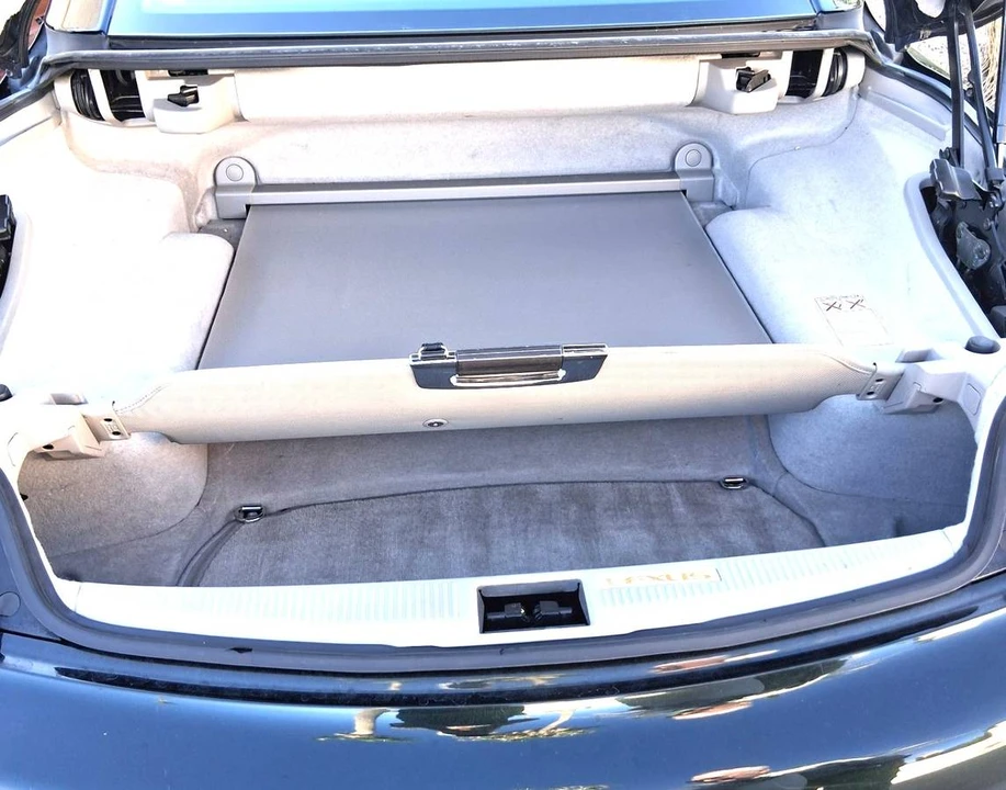 2004 Lexus SC430 - Image 8 of 12