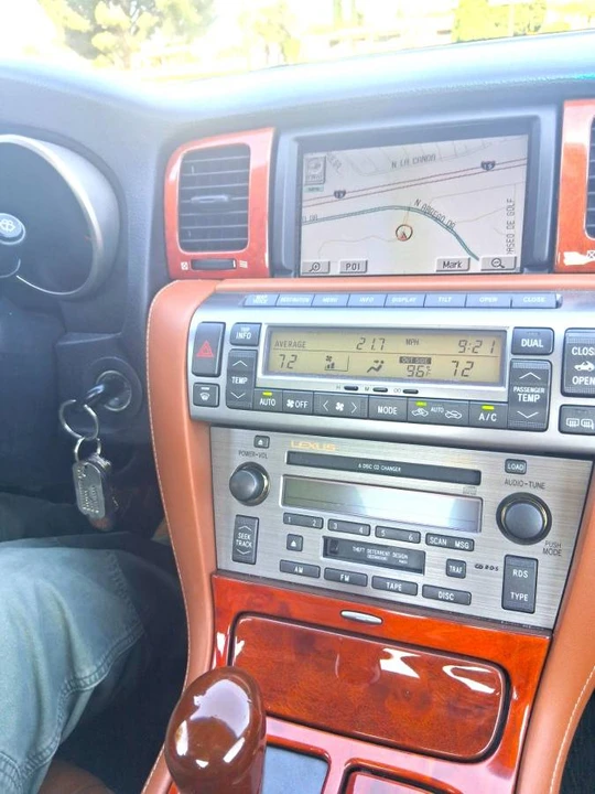 2004 Lexus SC430 - Image 5 of 12