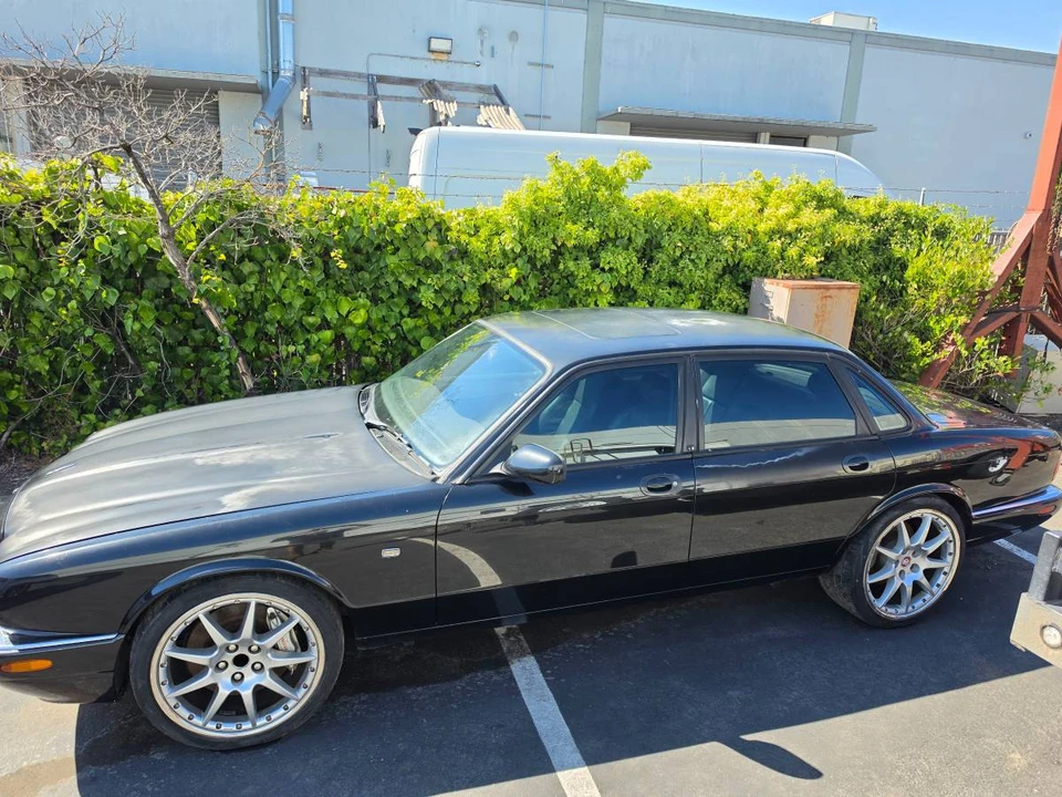 2002 Jaguar X308 XJR - Image 2 of 6