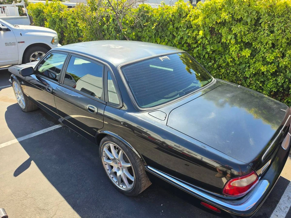 2002 Jaguar X308 XJR - Image 3 of 6