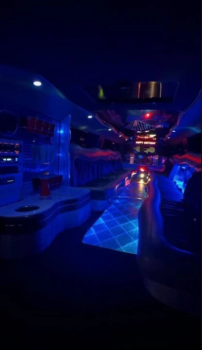 2005 Hummer Hummer H2 - Image 6 of 6