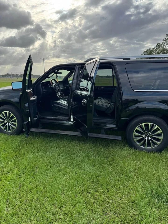 2016 Lincoln Navigator 3rd Gen - Image 6 of 10