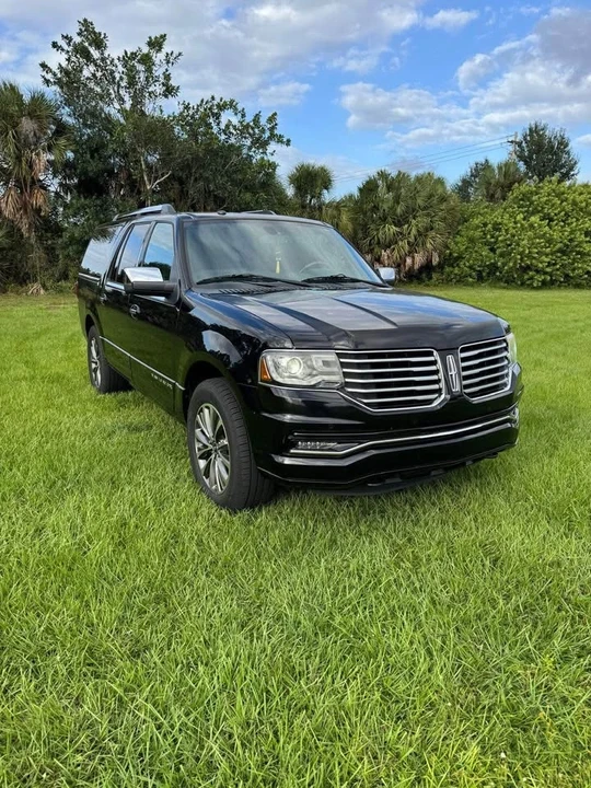 2016 Lincoln Navigator 3rd Gen - Image 2 of 10
