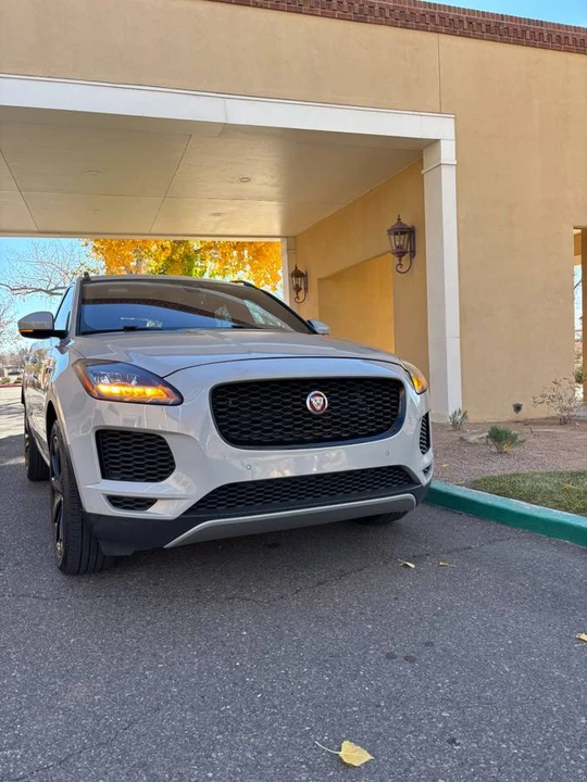 2020 Jaguar E-Pace - Image 9 of 10