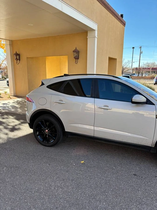 2020 Jaguar E-Pace - Image 5 of 10