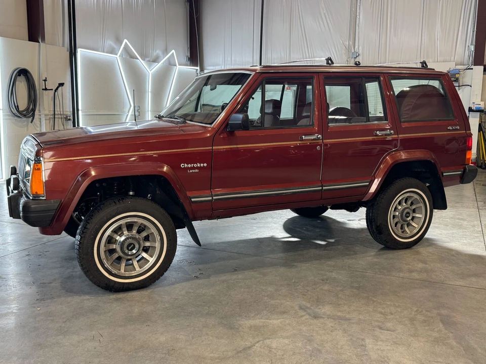1985 Jeep XJ Cherokee - Image 3 of 31