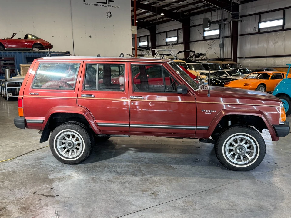 1985 Jeep XJ Cherokee - Image 10 of 31