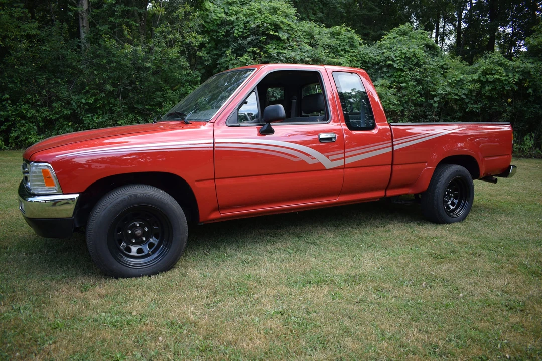 1989 Toyota Hilux 5th Gen - Image 2 of 31