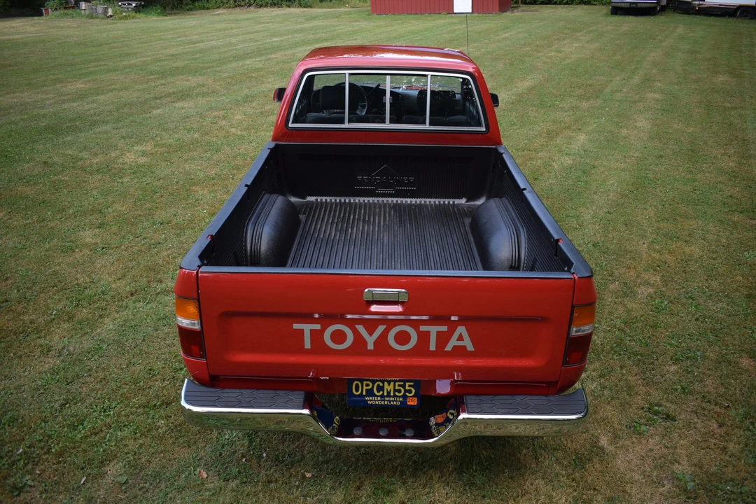 1989 Toyota Hilux 5th Gen - Image 24 of 31
