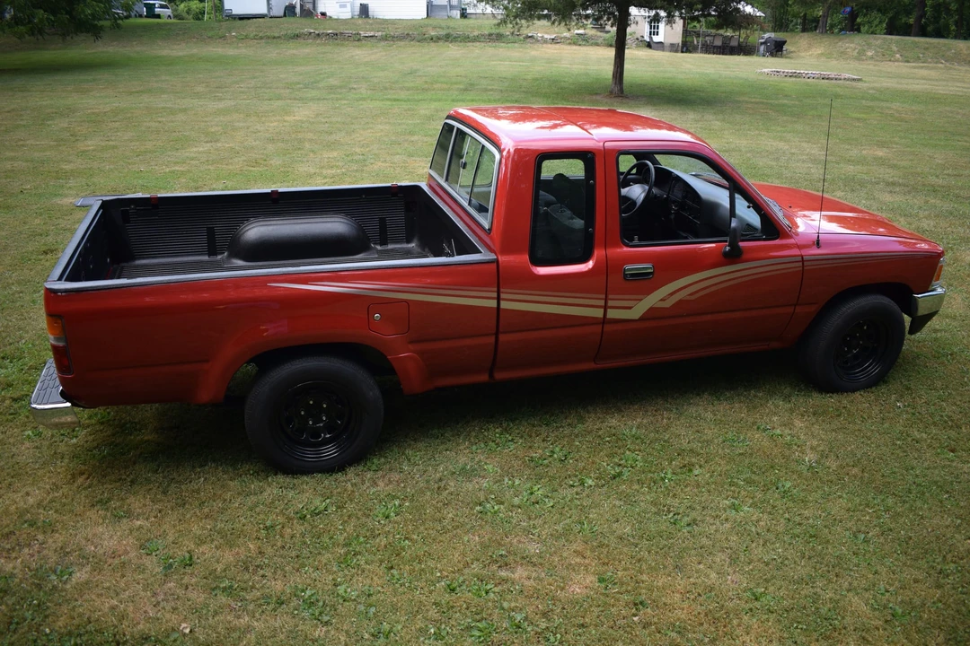 1989 Toyota Hilux 5th Gen - Image 18 of 31