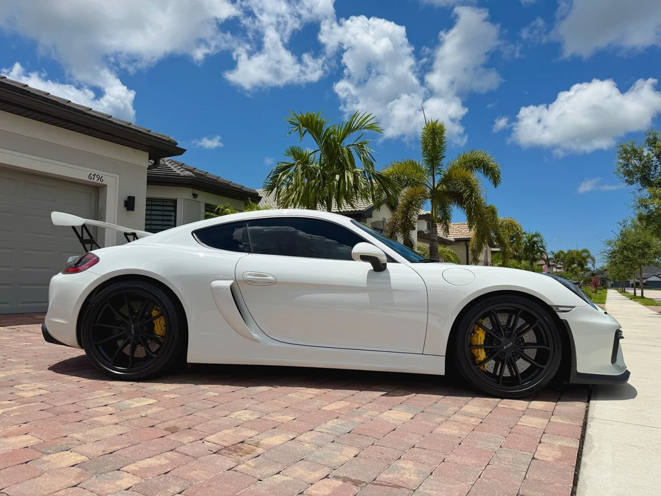 2016 Porsche 981 Cayman GT4 - Image 5 of 20