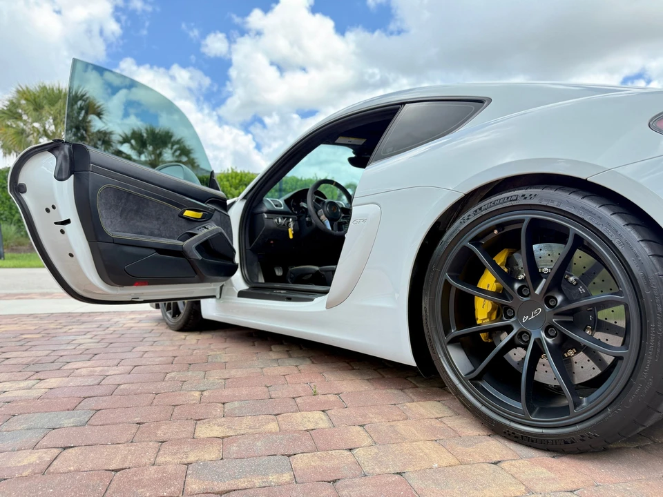 2016 Porsche 981 Cayman GT4 - Image 11 of 20