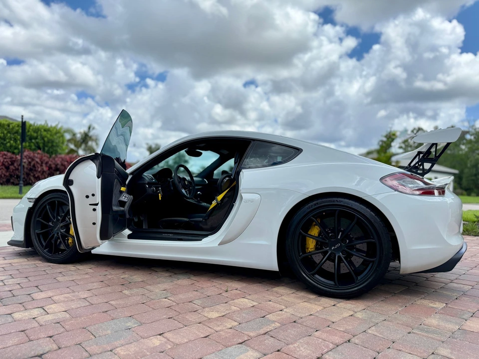 2016 Porsche 981 Cayman GT4 - Image 12 of 20