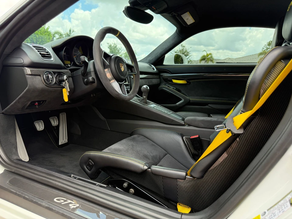 2016 Porsche 981 Cayman GT4 - Image 16 of 20