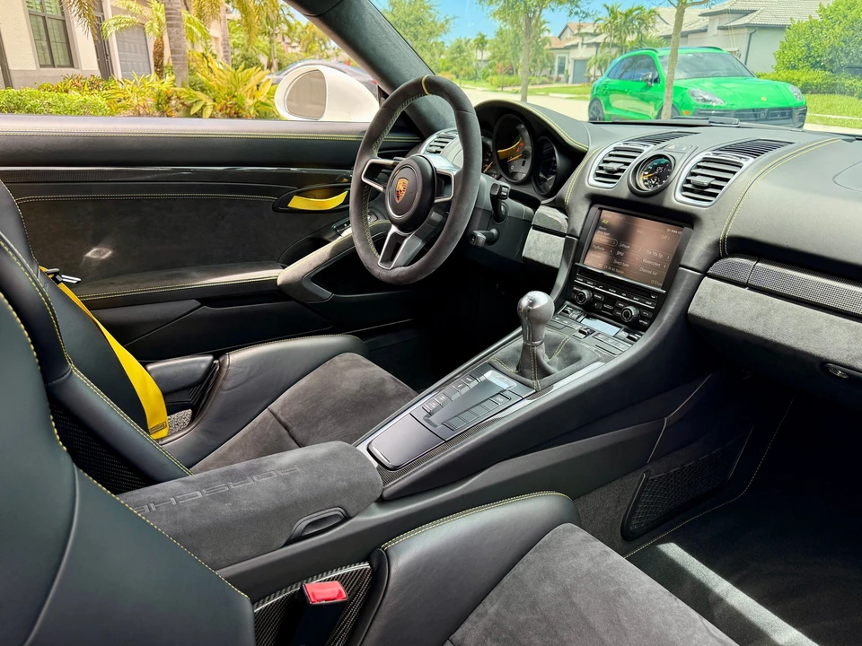 2016 Porsche 981 Cayman GT4 - Image 18 of 20