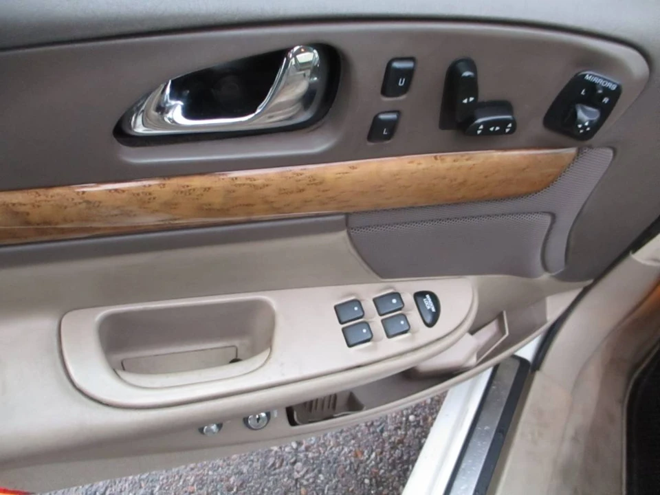 2000 Lincoln Continental 9th Gen - Image 6 of 13