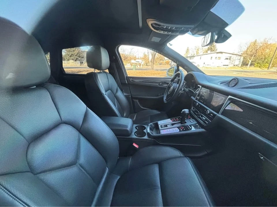 2023 Porsche Macan - Image 5 of 5