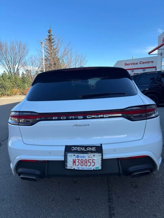 2023 Porsche Macan - Image 4 of 5