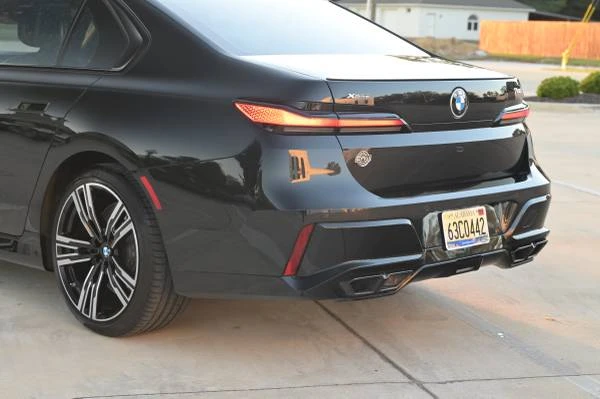 2023 BMW G70 7 Series - Image 7 of 21