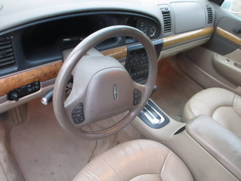 2000 Lincoln Continental 9th Gen - Image 9 of 13