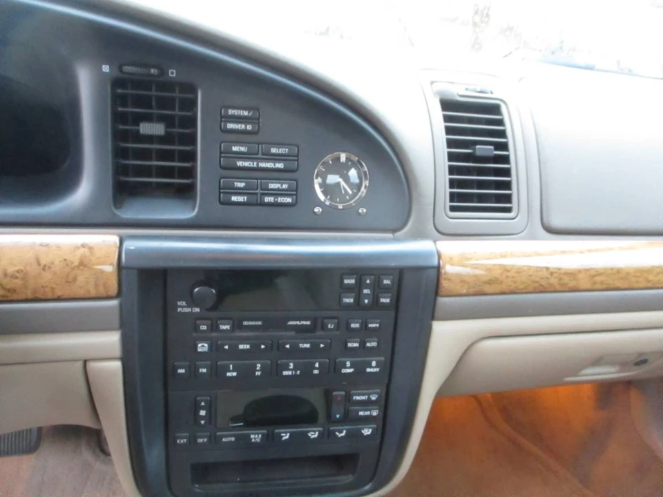 2000 Lincoln Continental 9th Gen - Image 8 of 13