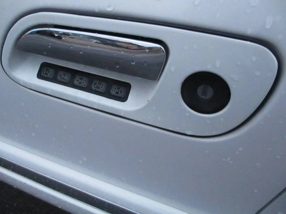 2000 Lincoln Continental 9th Gen - Image 12 of 13