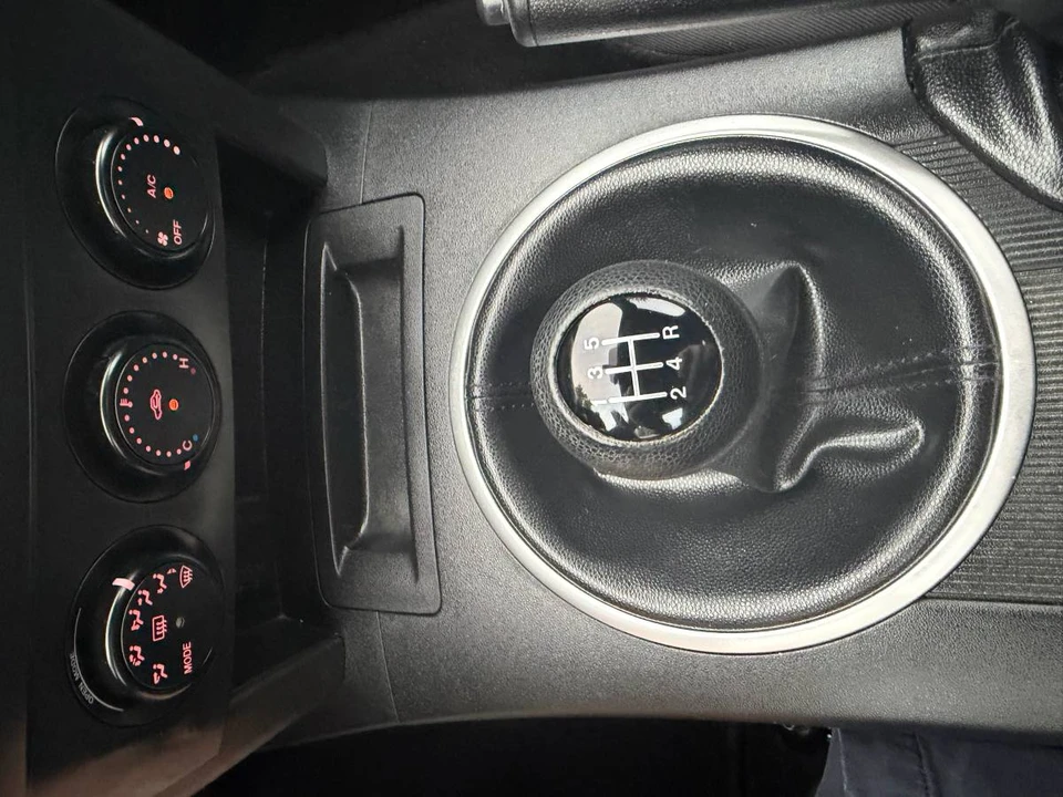 2006 Mazda NC MX-5 Miata - Image 17 of 17