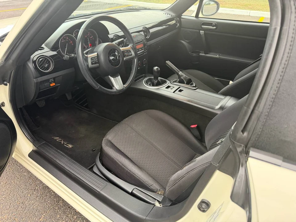 2006 Mazda NC MX-5 Miata - Image 12 of 17