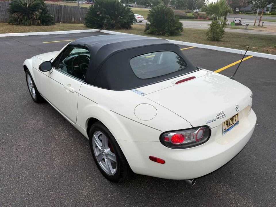 2006 Mazda NC MX-5 Miata - Image 8 of 17