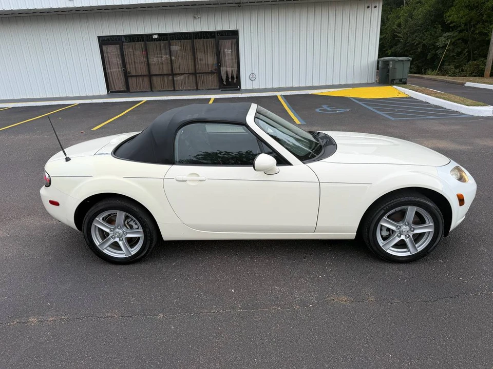2006 Mazda NC MX-5 Miata - Image 6 of 17