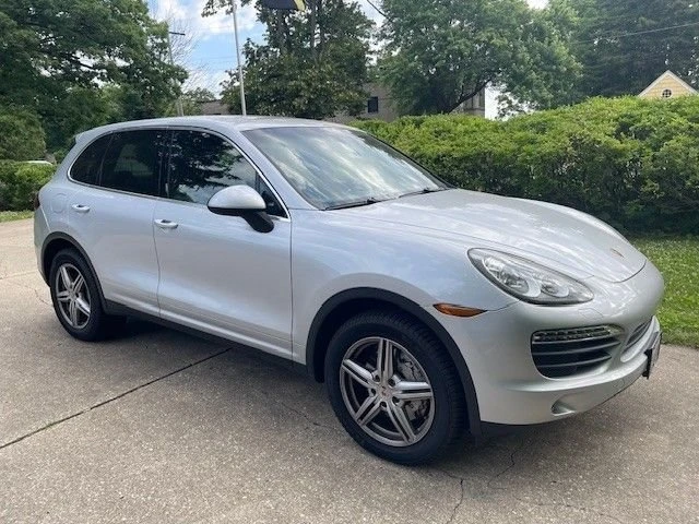 2011 Porsche 958 Cayenne S - Image 7 of 9