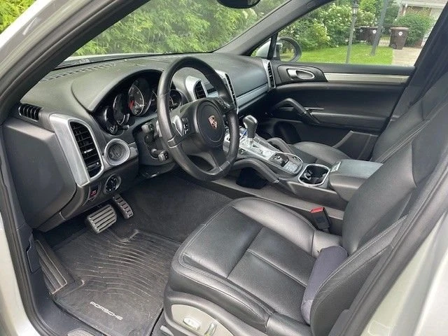 2011 Porsche 958 Cayenne S - Image 8 of 9