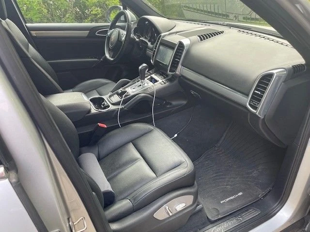2011 Porsche 958 Cayenne S - Image 9 of 9