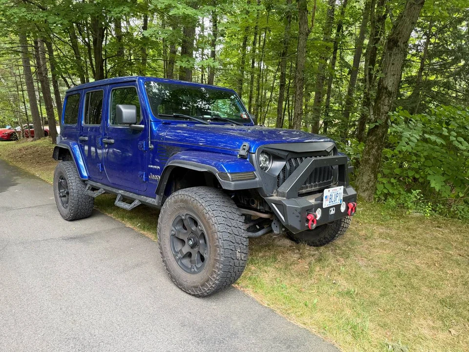 2020 Jeep JL Wrangler - Image 2 of 5