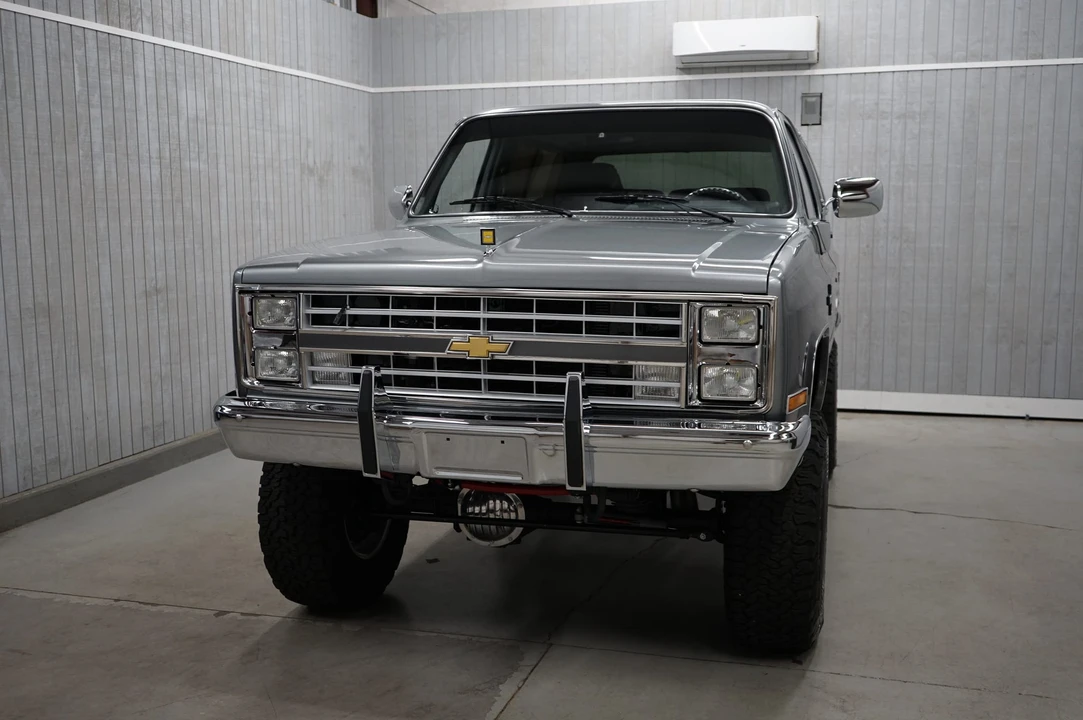 1987 Chevrolet K5 Blazer 2nd Gen - Image 9 of 31