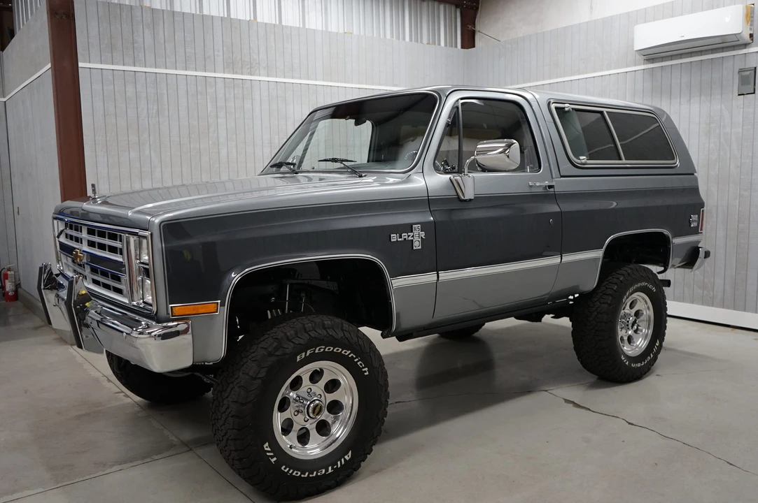 1987 Chevrolet K5 Blazer 2nd Gen - Image 2 of 31