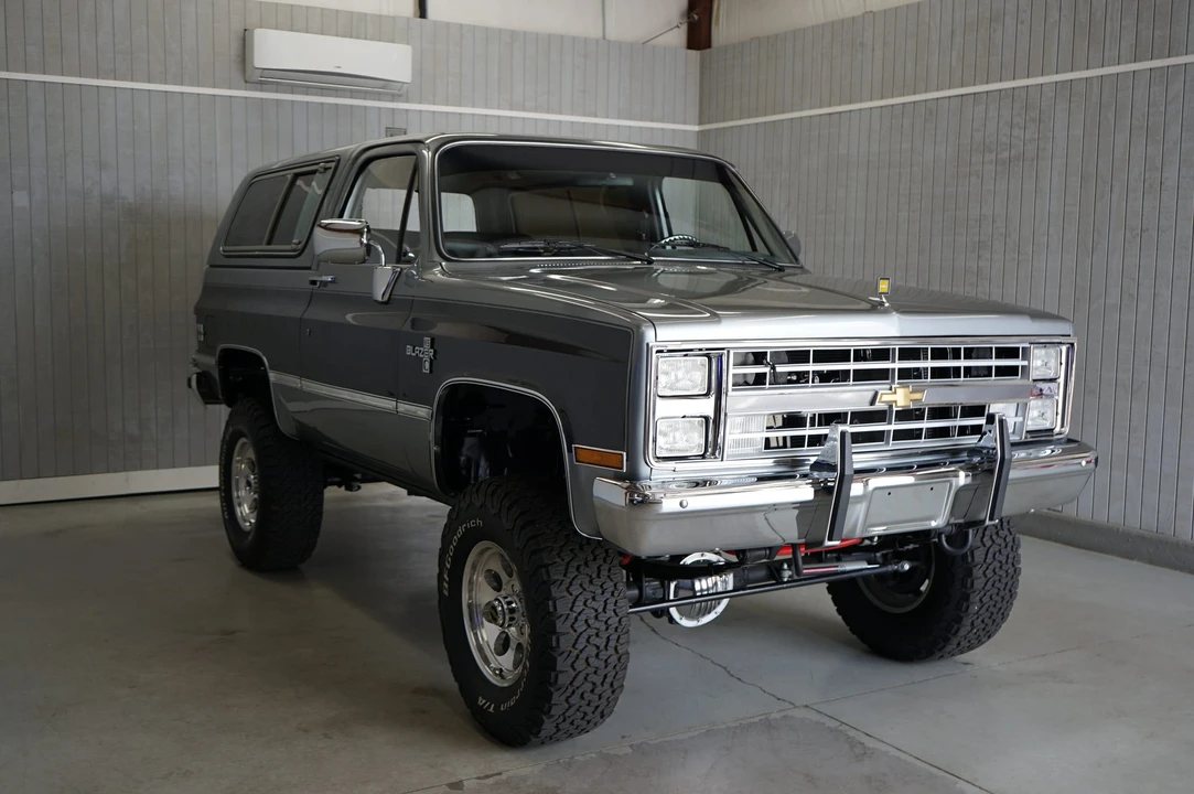 1987 Chevrolet K5 Blazer 2nd Gen - Image 19 of 31