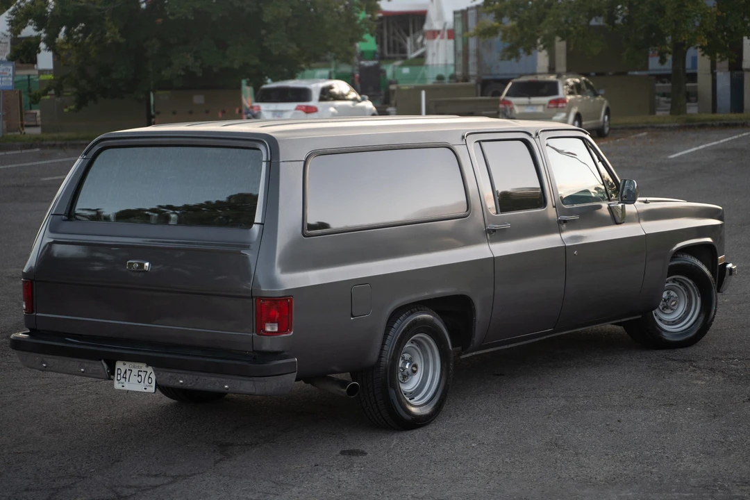 1989 GMC Suburban 7th Gen - Image 20 of 31