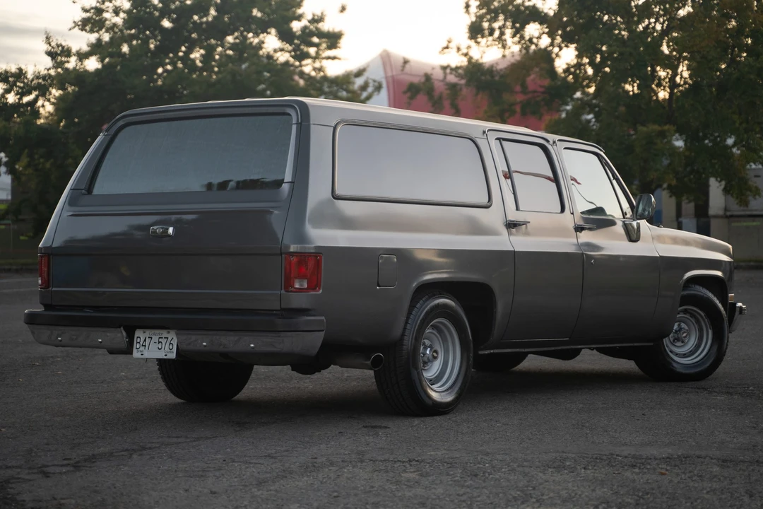1989 GMC Suburban 7th Gen - Image 21 of 31
