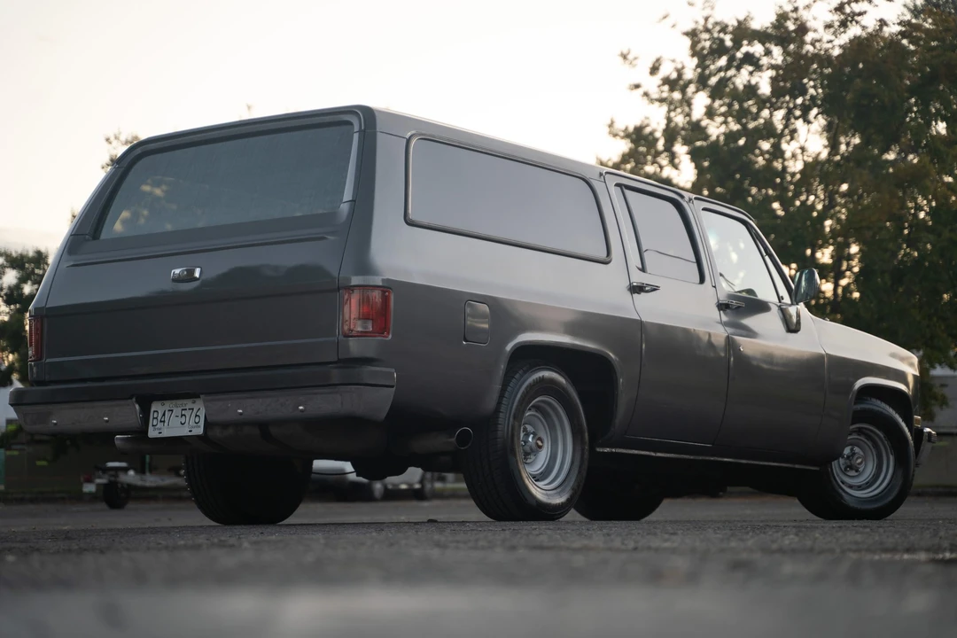 1989 GMC Suburban 7th Gen - Image 22 of 31